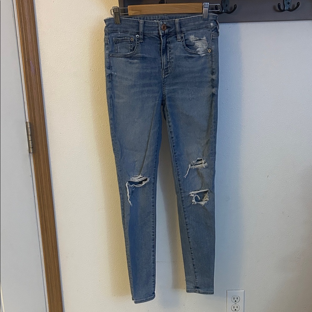 American Eagle Outfitters Light Blue Ripped Skinny Jeans size 4 regular